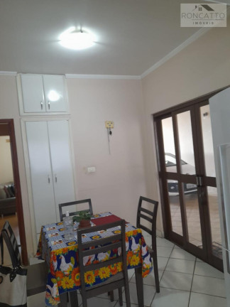 Imagem Casa com 2 Quartos à Venda, 250 m²