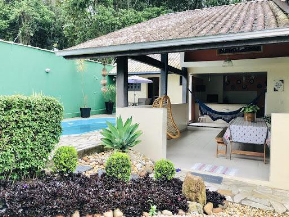 Imagem Casa com 5 Quartos à Venda, 230 m² em Saguaçu - Joinville