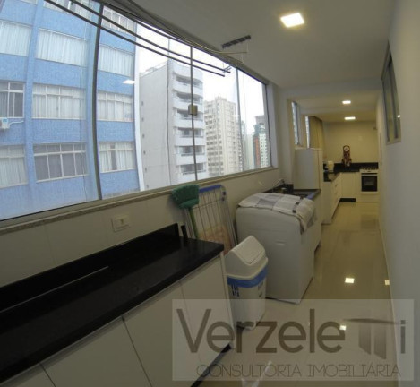 Imagem Apartamento com 4 Quartos para Temporada, 180 m² em Centro - Balneário Camboriú Imagem Apartamento com 4 Quartos para Temporada, 180 m² em Centro - Balneário Camboriú