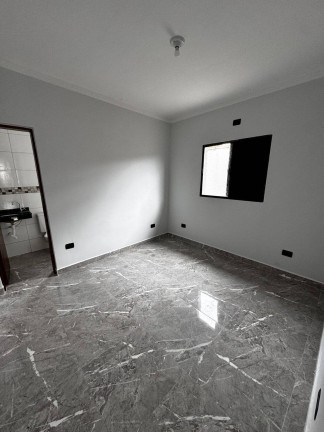 Imagem Casa com 2 Quartos à Venda, 125 m² em Itanhaém Imagem Casa com 2 Quartos à Venda, 125 m² em Itanhaém