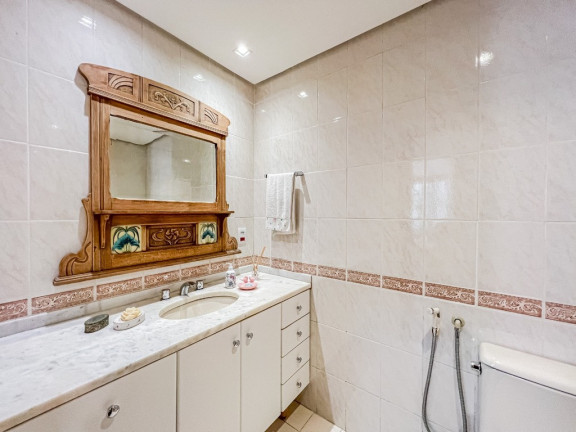 Imagem Imóvel com 2 Quartos à Venda, em Moinhos De Vento - Porto Alegre Imagem Imóvel com 2 Quartos à Venda, em Moinhos De Vento - Porto Alegre