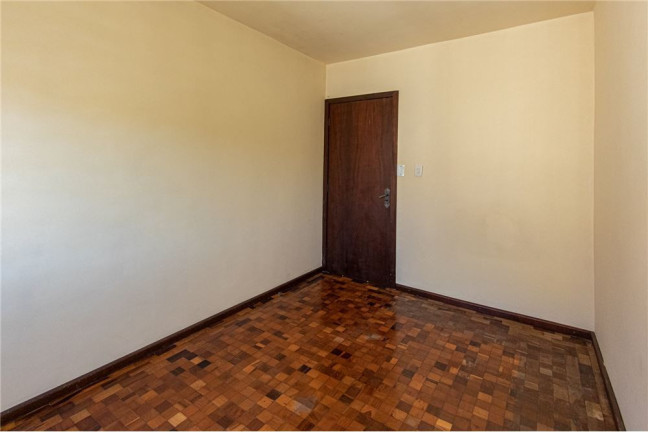Imagem Imóvel com 2 Quartos à Venda,  em Passo Da Areia - Porto Alegre