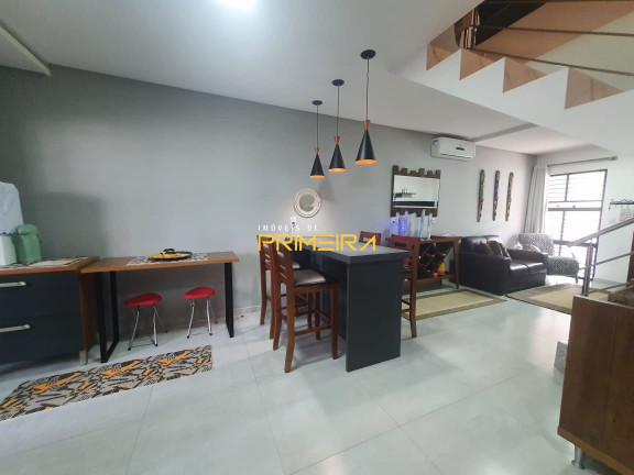 Imagem Sobrado com 2 Quartos à Venda, 107 m² em Balneário Piçarras - Piçarras
