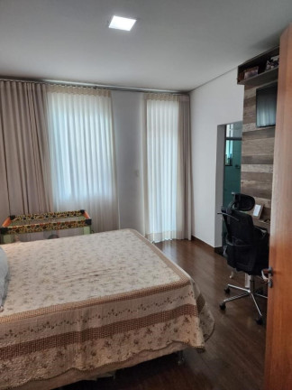 Imagem Casa com 3 Quartos à Venda, 140 m² em Cabral - Contagem Imagem Casa com 3 Quartos à Venda, 140 m² em Cabral - Contagem