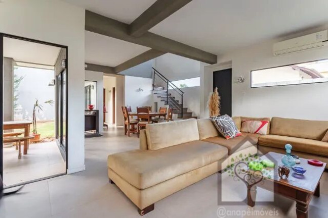 Imagem Casa com 4 Quartos para Alugar, 200 m² em Rio Tavares - Florianópolis Imagem Casa com 4 Quartos para Alugar, 200 m² em Rio Tavares - Florianópolis