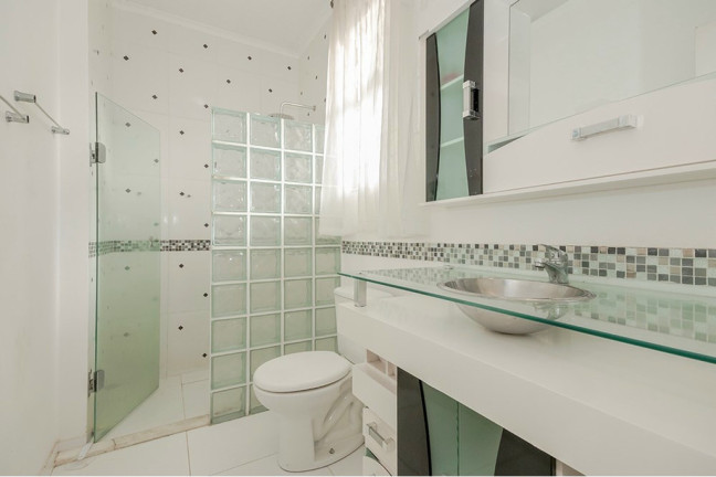 Imagem Casa com 3 Quartos à Venda, 300 m² em Jardim Sabará - Porto Alegre Imagem Casa com 3 Quartos à Venda, 300 m² em Jardim Sabará - Porto Alegre