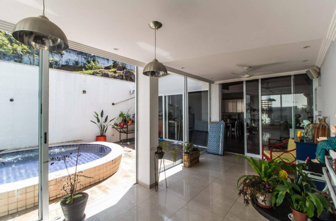 Imagem Casa com 4 Quartos para Alugar, 318 m² em Tamboré - Santana De Parnaíba
