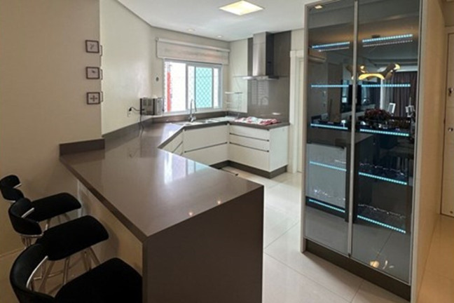 Imagem Imóvel com 3 Quartos à Venda, 136 m² em Centro - Balneário Camboriú Imagem Imóvel com 3 Quartos à Venda, 136 m² em Centro - Balneário Camboriú