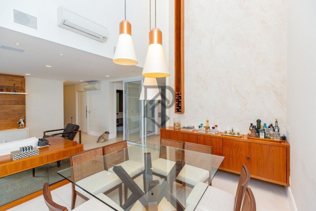 Imagem Apartamento com 3 Quartos à Venda, 240 m² em Vila Mariana - São Paulo Imagem Apartamento com 3 Quartos à Venda, 240 m² em Vila Mariana - São Paulo