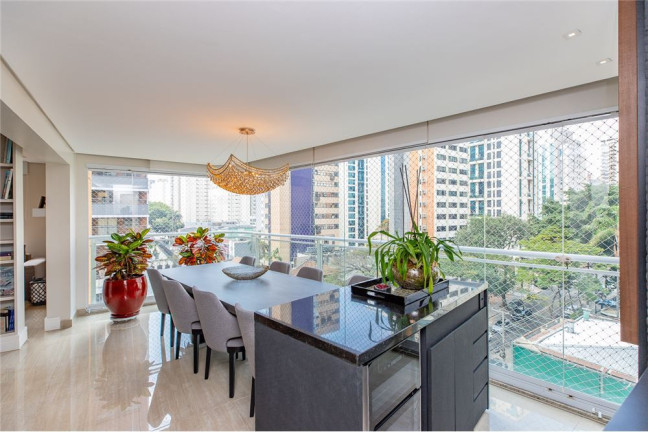 Imóvel com 3 Quartos à Venda,  em Moema - São Paulo