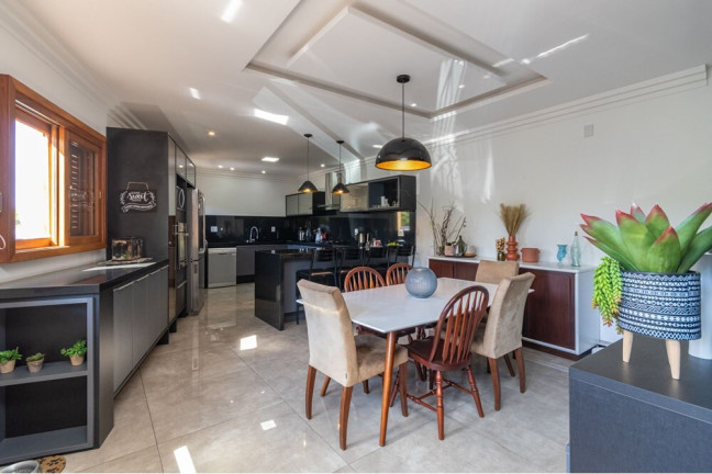Imagem Casa com 3 Quartos à Venda, 261 m² em Passo Das Pedras - Porto Alegre Imagem Casa com 3 Quartos à Venda, 261 m² em Passo Das Pedras - Porto Alegre