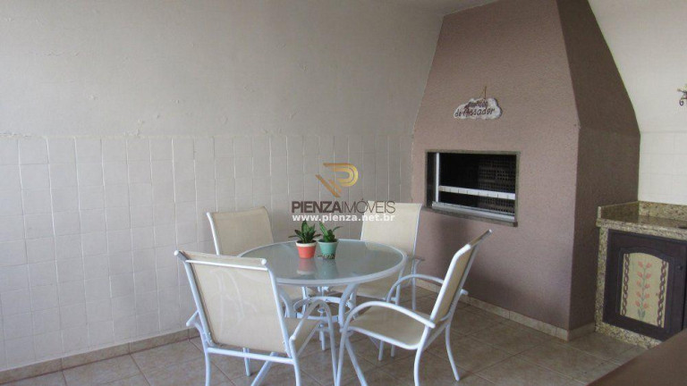 Imagem Casa com 3 Quartos à Venda, 282 m² em Centro - Concórdia Imagem Casa com 3 Quartos à Venda, 282 m² em Centro - Concórdia