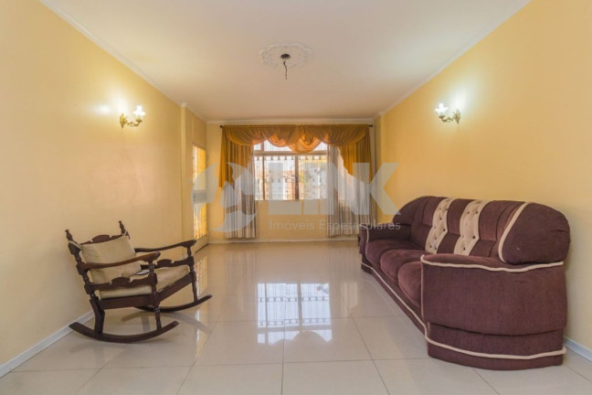 Imagem Casa com 3 Quartos à Venda, 180 m² em Sarandi - Porto Alegre Imagem Casa com 3 Quartos à Venda, 180 m² em Sarandi - Porto Alegre