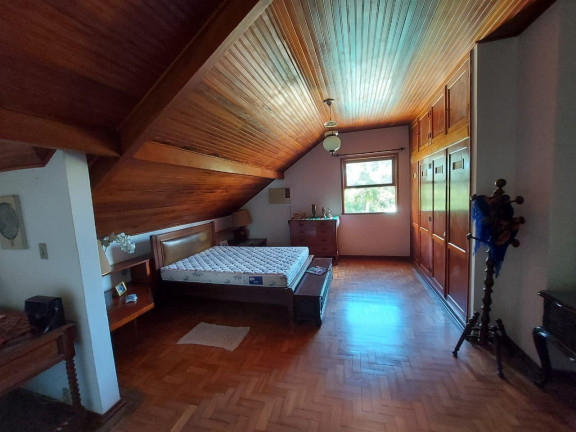 Imagem Casa com 4 Quartos à Venda, 255 m² em Três Córregos - Teresópolis
