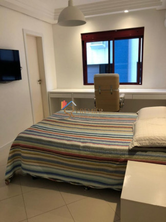 Imagem Apartamento com 4 Quartos à Venda, 190 m² em Centro - Florianópolis Imagem Apartamento com 4 Quartos à Venda, 190 m² em Centro - Florianópolis