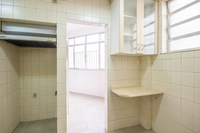 Imagem Imóvel com 2 Quartos à Venda, 124 m² em Copacabana - Rio De Janeiro Imagem Imóvel com 2 Quartos à Venda, 124 m² em Copacabana - Rio De Janeiro