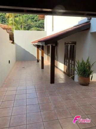 Imagem Casa com 5 Quartos à Venda, 450 m² em Barra Da Lagoa - Florianópolis Imagem Casa com 5 Quartos à Venda, 450 m² em Barra Da Lagoa - Florianópolis