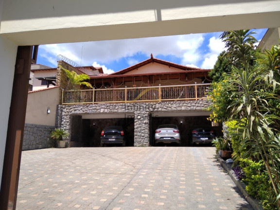 Casa com 5 Quartos à Venda, 370 m² em Ouro Preto - Belo Horizonte