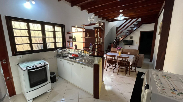 Imagem Sobrado com 5 Quartos à Venda, 208 m² em Barra Da Lagoa - Ubatuba
