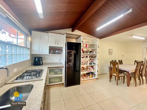 Imagem Casa com 4 Quartos à Venda, 205 m² em Itacorubi - Florianópolis Imagem Casa com 4 Quartos à Venda, 205 m² em Itacorubi - Florianópolis