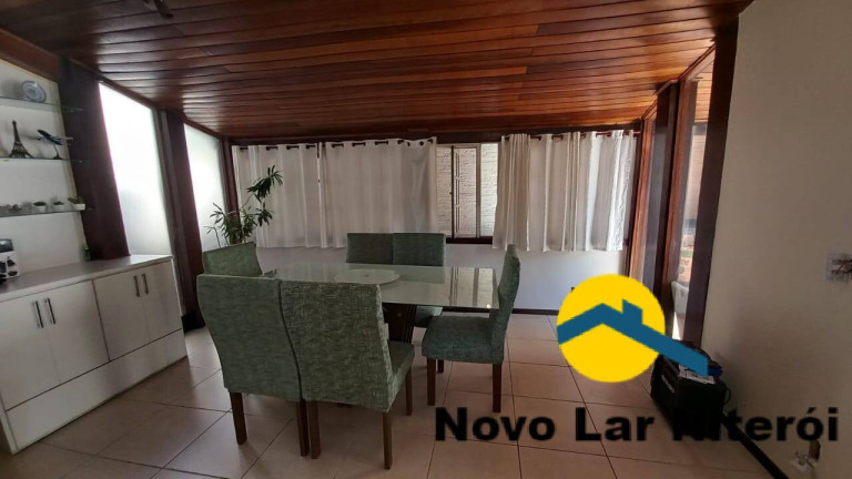 Imagem Casa de Condomínio com 3 Quartos à Venda, 290 m² em Piratininga - Niterói