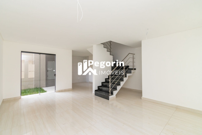 Imagem Sobrado com 3 Quartos à Venda, 110 m² em Uberaba - Curitiba