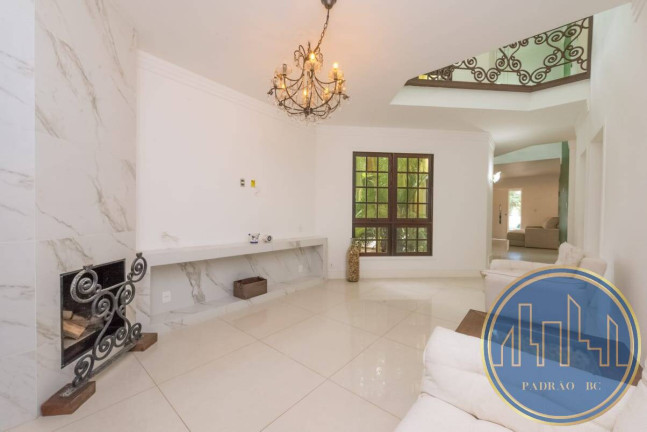 Imagem Casa com 3 Quartos para Temporada, 350 m² em Praia Das Taquaras - Balneário Camboriú