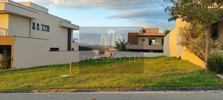 Terreno à Venda, 451 m² em Condomínio Residencial Monte Carlo - São José Dos Campos