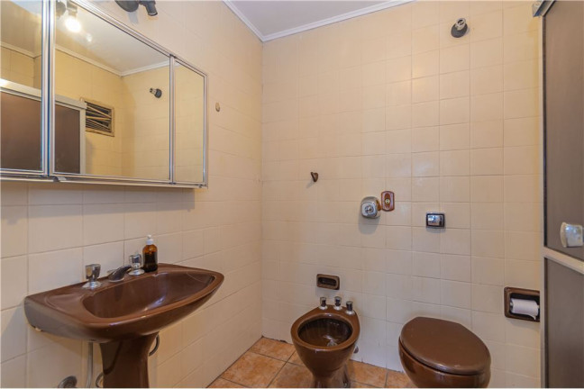 Imagem Imóvel com 3 Quartos à Venda, em Auxiliadora - Porto Alegre Imagem Imóvel com 3 Quartos à Venda, em Auxiliadora - Porto Alegre