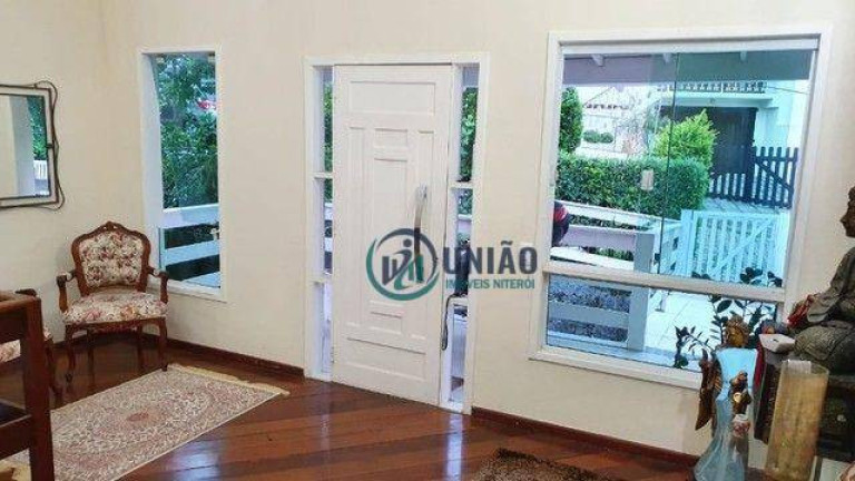 Imagem Casa com 5 Quartos à Venda, 277 m² em Pendotiba - Niterói