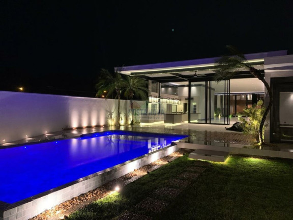 Imagem Casa com 6 Quartos à Venda, 650 m² Imagem Casa com 6 Quartos à Venda, 650 m²