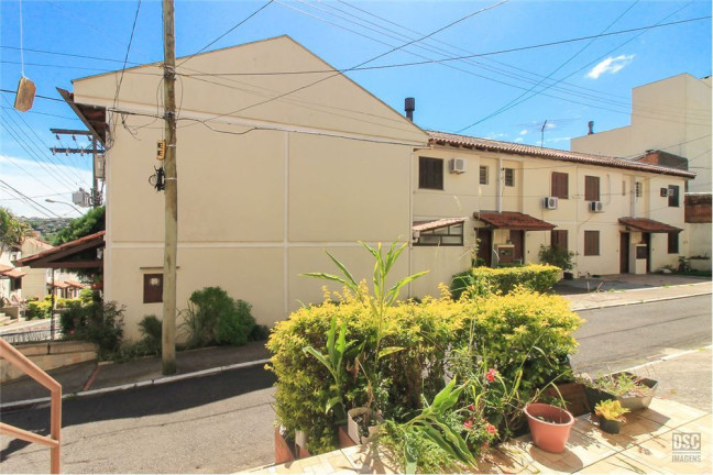 Imagem Casa com 3 Quartos à Venda, em Vila Nova - Porto Alegre Imagem Casa com 3 Quartos à Venda, em Vila Nova - Porto Alegre