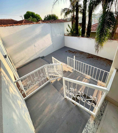 Imagem Imóvel com 3 Quartos à Venda, 288 m² Imagem Imóvel com 3 Quartos à Venda, 288 m²