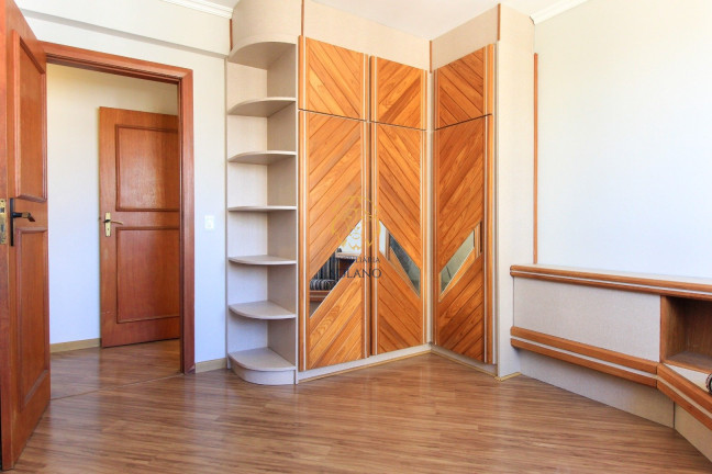 Imagem Apartamento com 3 Quartos à Venda, 264 m² em Cristo Rei - Curitiba