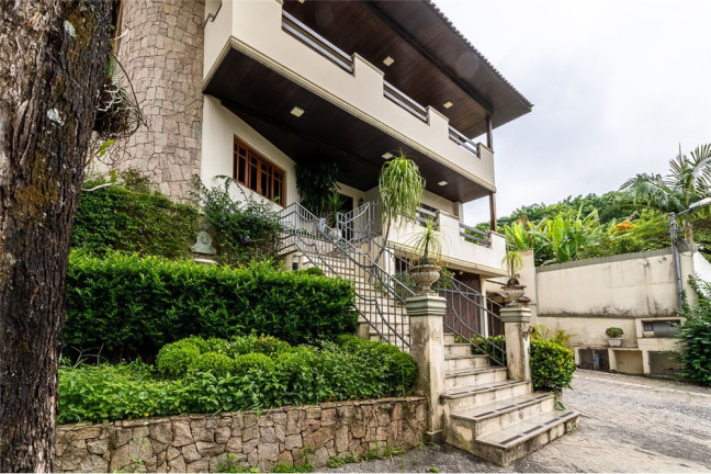 Imagem Casa com 5 Quartos à Venda, em Morumbi - São Paulo Imagem Casa com 5 Quartos à Venda, em Morumbi - São Paulo