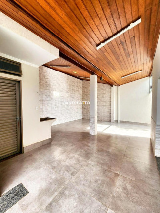 Imagem Casa com 3 Quartos à Venda, 210 m² Imagem Casa com 3 Quartos à Venda, 210 m²