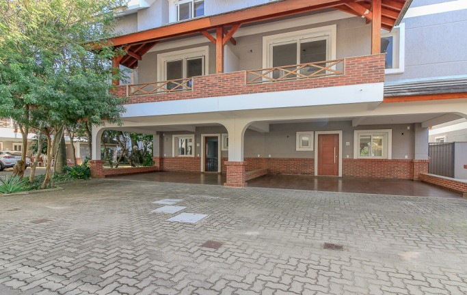 Casa com 3 Quartos à Venda,  em Tristeza - Porto Alegre