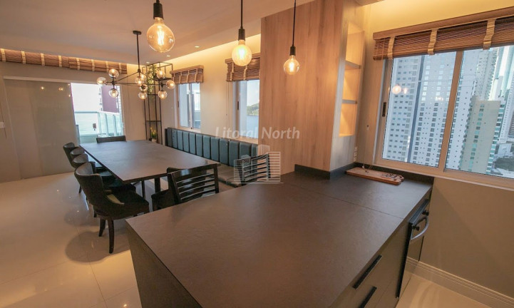 Imagem Cobertura com 5 Quartos à Venda, 261 m² em Barra Sul - Balneário Camboriú Imagem Cobertura com 5 Quartos à Venda, 261 m² em Barra Sul - Balneário Camboriú