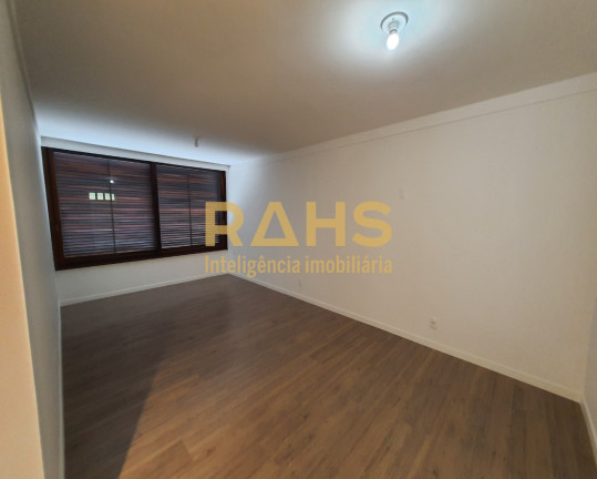 Imagem Casa com 3 Quartos à Venda, 300 m² em América - Joinville