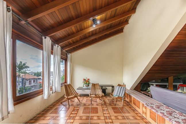 Imagem Casa com 5 Quartos à Venda, 330 m² em Vila Ipiranga - Porto Alegre Imagem Casa com 5 Quartos à Venda, 330 m² em Vila Ipiranga - Porto Alegre