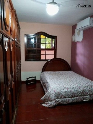 Imagem Casa com 3 Quartos à Venda, 420 m² em Piratininga - Niterói
