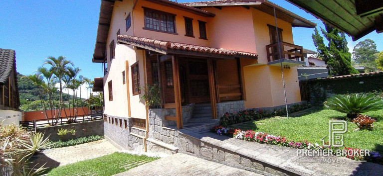 Casa com 4 Quartos à Venda, 350 m² em Comary - Teresópolis