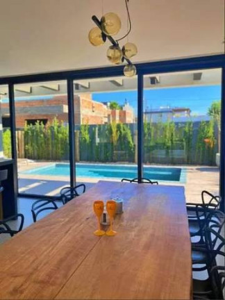Imagem Casa com 4 Quartos à Venda, 250 m² em Xangri-lá