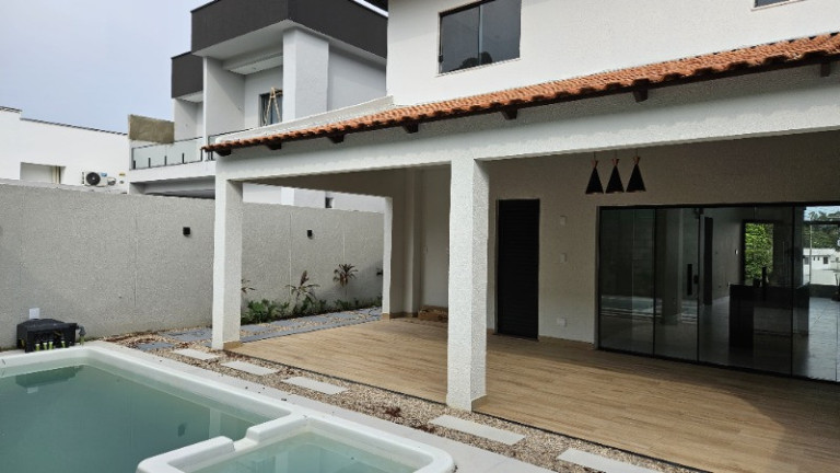 Imagem Casa com 4 Quartos à Venda, 241 m² em Ponta Negra - Manaus Imagem Casa com 4 Quartos à Venda, 241 m² em Ponta Negra - Manaus