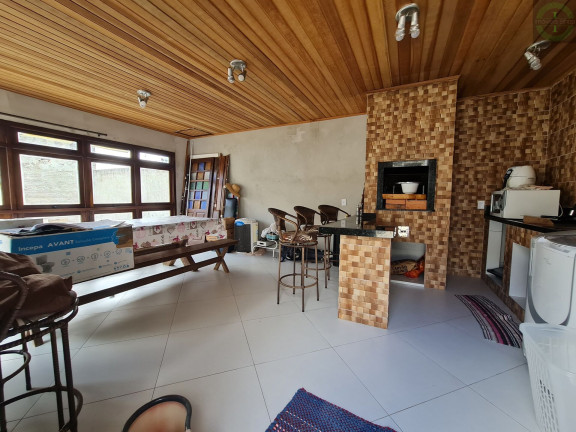 Imagem Casa com 3 Quartos à Venda, 140 m² em Contorno - Ponta Grossa Imagem Casa com 3 Quartos à Venda, 140 m² em Contorno - Ponta Grossa