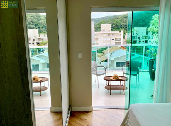 Imagem Cobertura com 2 Quartos para Alugar ou Temporada, 56 m² em Mariscal - Bombinhas Imagem Cobertura com 2 Quartos para Alugar ou Temporada, 56 m² em Mariscal - Bombinhas