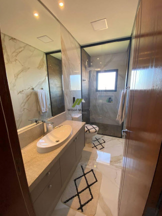 Imagem Casa de Condomínio com 3 Quartos à Venda, 258 m²