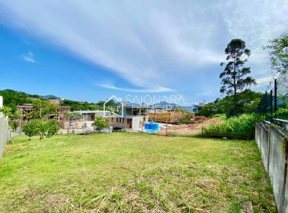 Imagem Terreno à Venda, 756 m² em Cacupé - Florianópolis Imagem Terreno à Venda, 756 m² em Cacupé - Florianópolis
