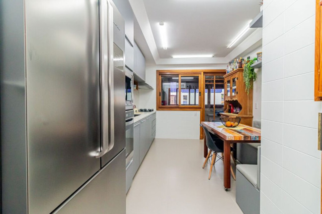 Imagem Cobertura com 4 Quartos à Venda, 396 m² em Jardim Lindóia - Porto Alegre Imagem Cobertura com 4 Quartos à Venda, 396 m² em Jardim Lindóia - Porto Alegre