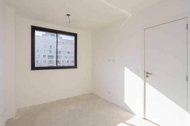 Kitnet com 1 Quarto à Venda, 29 m² em Centro - Curitiba